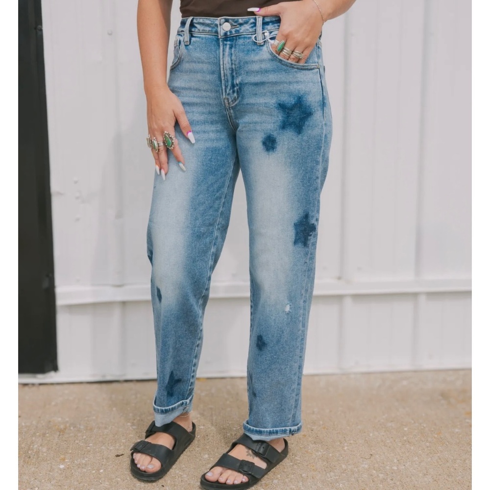 Risen Size 7/28 boyfriend jeans with Star Fade and distressed